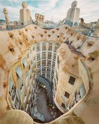 Solicite o seu agora mesmo. Gallery Of Barcelona City Guide 23 Places To See In Gaudi S Birthplace 2 Edificios Inusuales Arquitectura Increible Arquitectura Antigua