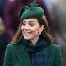 Alison Battle's Instagram, Twitter & Facebook