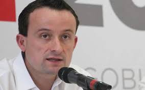 Mikel arriola se pasea por la ciudad de méxico con su nombre estampado en el pecho. Tras Polemica Mikel Arriola Se Defiende Y Asegura Que No Es Homofobo Ni Intolerante El Sol De Mexico Noticias Deportes Gossip Columnas