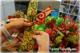 Thank goodness for your instructions! Christmas Deco Mesh Wreath Instructional Tutorial