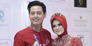 Kumpulan foto cut meyriska 2014, wallpaper cut meyriska 'hello kitty', cut meyriska pemain sinetron catatan hati seorang istri di rcti, download foto cut meyriska instagram, cut meyriska chsi terbaru untuk desktop background, tablet, iphone, android, blackberry dan sebagainya. Pamer Video Roger Siapkan Sarapan Cut Meyriska Sukses Bikin Baper Dream Co Id