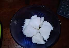 Selain langsung dari beras juga bisa diaron terlebih dahulu untuk menghemat . Resep Lontong Dari Nasi Sisa Oleh Amanda Prasetyo Cookpad