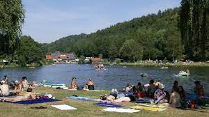 FKK-Verbot: Nackte am Badesee sorgen für Ärger - Kulmbach - Nordbayerischer  Kurier