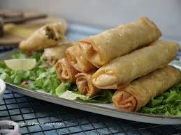 You can find the complete chicken and vegetable spring rolls recipe in urdu and english language on sooperchef.pk for free. Spring Rolls 2 Ways Vegetable Chicken Spaghetti Food Fusion