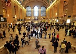 New York S Grand Central Station At Rush Hour A Scene That Has Been Likened To The Seemingly Never Ending Stream Of Ped Nyc Landmarks Nyc Empire State Of Mind