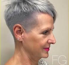 28 wunderschonen frisuren ab 50 einfach stilvoll haarschnitt savater. Gzpvjzmu4joemm