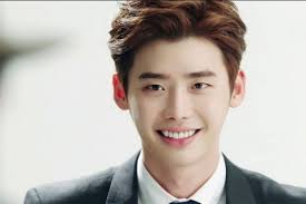 Lee Jong Suk đến Việt Nam giữa tâm điểm nghi vấn chia tay IU