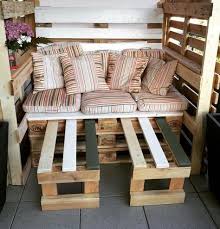 Upcycling Von Paletten Mal Anders Bauen Sie Sich Ihren Eigenen Garten Strandkorb In 2019 Strandkorb Aus Paletten Diy Gartenmobel Und Mobel Aus Paletten