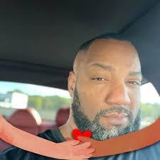 Jon Laabs's Instagram, Twitter & Facebook