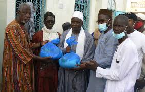 Ramadan 2021: Le mouvement « Manko Taxawu Tamba » distribue des kits  alimentaires à Gourel Barry