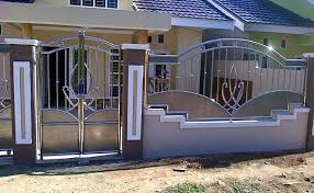 Artinya akan banyak bahan alternatif yang bisa digunakan untuk material pagar selain kayu dan besi. Renovasik