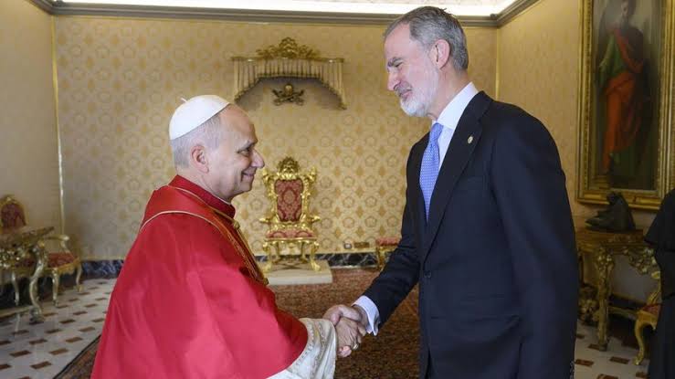 El rey Felipe VI despedirá al Papa en Tenerife antes de su regreso al  Vaticano