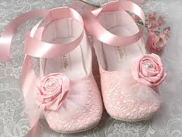 Baby Girl Shoe Victoria In Pink Lace Wedding Flower By Pink2blue 32 00 Calcados De Bebe Menina Sapatos De Feltro E Calcados Para Meninas