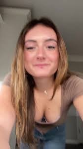 Amber Layton's Instagram, Twitter & Facebook