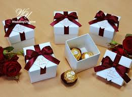 Elegant Wedding Bonbonniere Wedding Favor Boxes With Wine Etsy Wedding Gift Favors White Wedding Favors Wedding Reception Favors