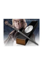 Toute mes os harry potter des couple , des truc de maraudeur, des fin alternative dans beaucoup de théorie et de fiction un elf de maison ne peut vivre sans un maître , se pourquoi [ une idée de personnage pour le dernier chapitre de la trilogie personnages? Figurines Personnages Noble Collection Replique Harry Potter Baguette Magique De Maugrey Fol Oeil 40cm Darty