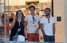Check spelling or type a new query. Reynaldo Gianecchini Faz Compras Com Amigos Em Shopping No Rio O Fuxico