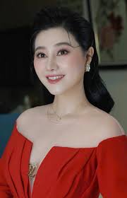 NSND Quế Trân tuổi 44 đủ đầy nhưng kín tiếng, rơi nước mắt vì tâm nguyện  với cha