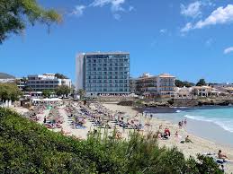 Cala Ratjada Mallorca Reisefuhrer Mit Hotel Party Strand Mietwagen Flug Co