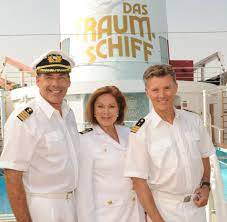 Bereits nach dem ausstieg vom einzig wahren traumschiffkapitän siegfried rauch war das traumschiff nicht mehr das, was es einmal war. Das Traumschiff Kommandowechsel Auf Dem Unsinkbaren Fernsehschiff Bilder Fotos Welt
