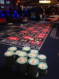Hit Lucky 36 At The Roulette Tables Vegas Gaming Blackjack Roulette Table Online Casino