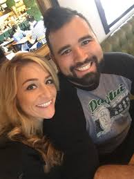 Heidi Freitas's Instagram, Twitter & Facebook