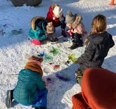 Het kabinet houdt scholen voorlopig open in de strijd tegen het coronavirus. Sneeuwplezier Basisschool De Bolster Sint Michielsgestel