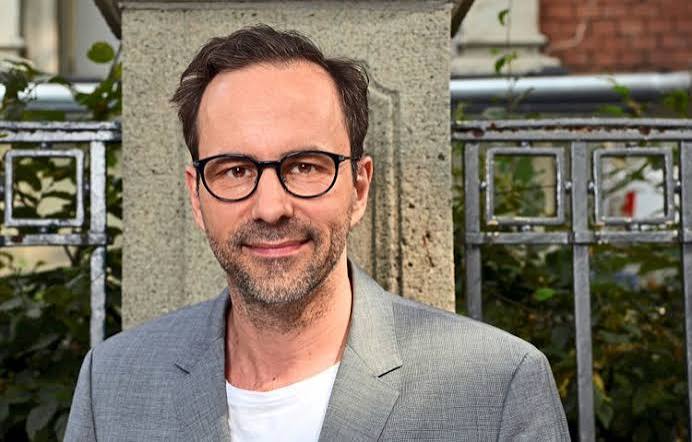AfD-Politiker erstattet Strafanzeige gegen Comedian Kurt Krömer - Etat - derStandard.de › Kultur