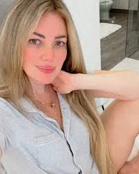 Feliz noche mi amores sabado de dormir temprano 🥰 quien igual ?