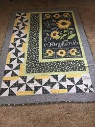 21 Ways To Use A Panel Or Large Scale Print In A Quilt Or Other Project Quilt Quilttutorial Scrapdash In 2020 Panel Quilt Patterns Panel Quilts Quilts
