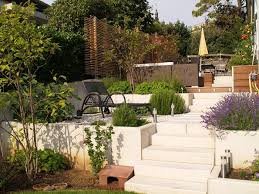 4.4 stars, based on 2985 reviews. Schmaler Gartenbereich Am Hang Mit Mehreren Wohn Ebenen Gartengestaltung Christina Dorsch In Neustadt An Der Weinstrasse