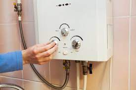 Water heater sendiri seperti yang sudah jelaskan di atas bawah berfungsi sebagai alat pemanas air. Nikmati Mandi Air Hangat Di Rumah Dengan 10 Pemanas Air Gas Terbaik Rekomendasi Bp Guide 2019