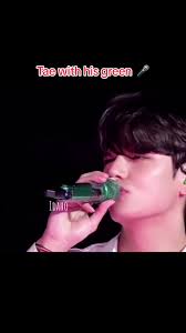 His green mic before changed to the gray one#v#kimtaehyung  #btsv#btstaehyung #btsarmy #bts#armys #bts