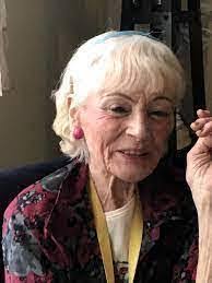 Barbara Lenzen's Instagram, Twitter & Facebook