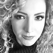 Angela Murgas's Instagram, Twitter & Facebook