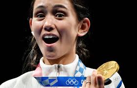 Lee is the first american to ever win gold in foil. Ft046gh9 8lw6m