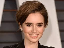 Short layered hair is super stylish and practical! Growing Out A Pixie Cut 10 Tips For Styling Short Hair Teen Vogue