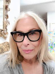 Debra Rothberg's Instagram, Twitter & Facebook