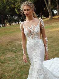 From botanical patterns embellished with intricate beading to graphic designs with heavy embroidery, lace wedding gowns are a thing to behold and something every bride can love. Our Top Lace Wedding Dresses Galia Lahav