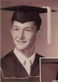 🇺🇸 “Hello, this is a long shot but I only know vaguely of a man who died  from AIDS. Details like his name, his birth and death date, even his face, I