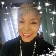 Delinda Hall's Instagram, Twitter & Facebook