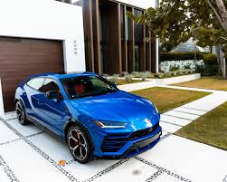 It was unveiled on 4 december 2017 and was put on the market for the 2018 model year. 2019 Lamborghini Urus Blue Mvp Miami Exotic Rentals