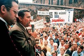 Lech wałęsa (/ˈlɛx vəˈwɛnsə, vɑːˈlɛnsə/; Bildergalerie Polens Wahl 1989 Abstimmung Fur Die Freiheit Bild 9 Von 14 Faz