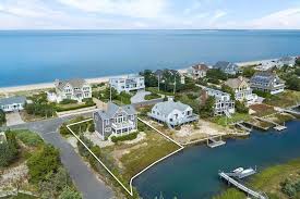 View listing photos, review sales history, and use our detailed real estate filters to find the perfect southampton ny real estate & homes for sale. 82 Cold Spring Point Rd Southampton Ny 11968 Realtor Com
