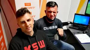 Właścicielem witryny jest grzegorz chodkowski, dziennikarz i komentator sportowy tvp sport. Tvp Sport On Twitter Komentatorzy Gotowi Borekmati Robert Podolinski Zapraszaja Na Mecz 2 Kolejki Ligi Europy Rangers Fc Lechpoznan Tvp 2 I Online W Https T Co Guexynggqf I Aplikacji Mobilnej