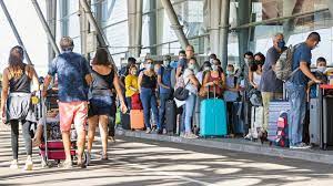 Two months after a strict containment of the country, the portuguese finally see a light at the end of the tunnel. Aui2mx28rahuxm