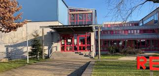 Hypothesis one:it is either hauptschule, realschule or gymnasium. Realschule Durmersheim Im Uberblick Realschule Durmersheim
