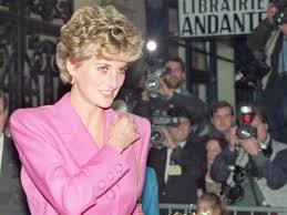 Piers morgan criticized the memorial statue of princess diana that was unveiled in london yesterday, deeming the sculpture not the best.. What Time Is Princess Diana S Statue Being Unveiled The Independent