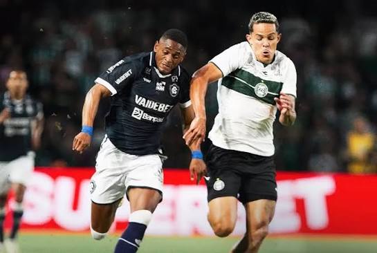 Com maior p&uacute;blico do ano, Coritiba bate o Remo e vence a primeira em casa no Brasileir&atilde;o - Coluna Olavo Dutra - Esportes