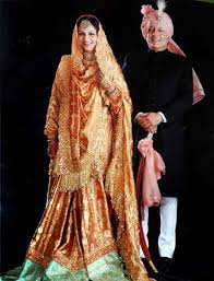 Sharmila Tagore Nawab Of Tiger Pataudi At Their Nikaah Wedding Ceremony In 1969 Sharmila Kareena Kapoor Wedding Dress Indian Bridal Fashion Indian Fashion